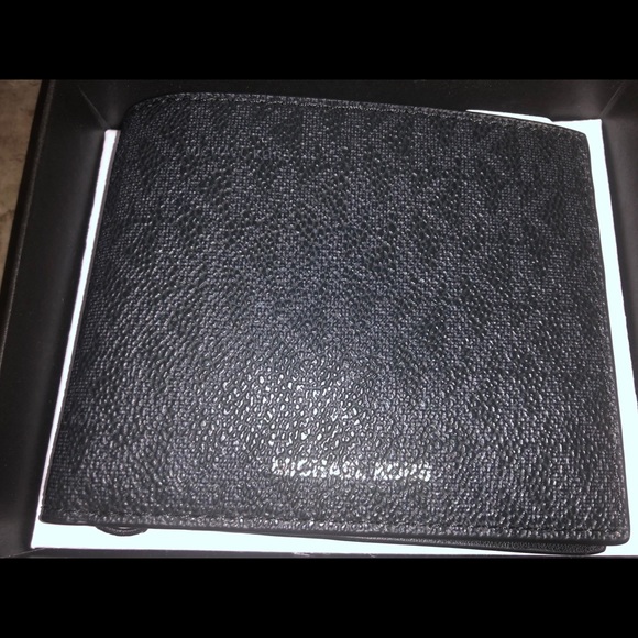Men’s Monogram Michael Kors wallet - Picture 3 of 5